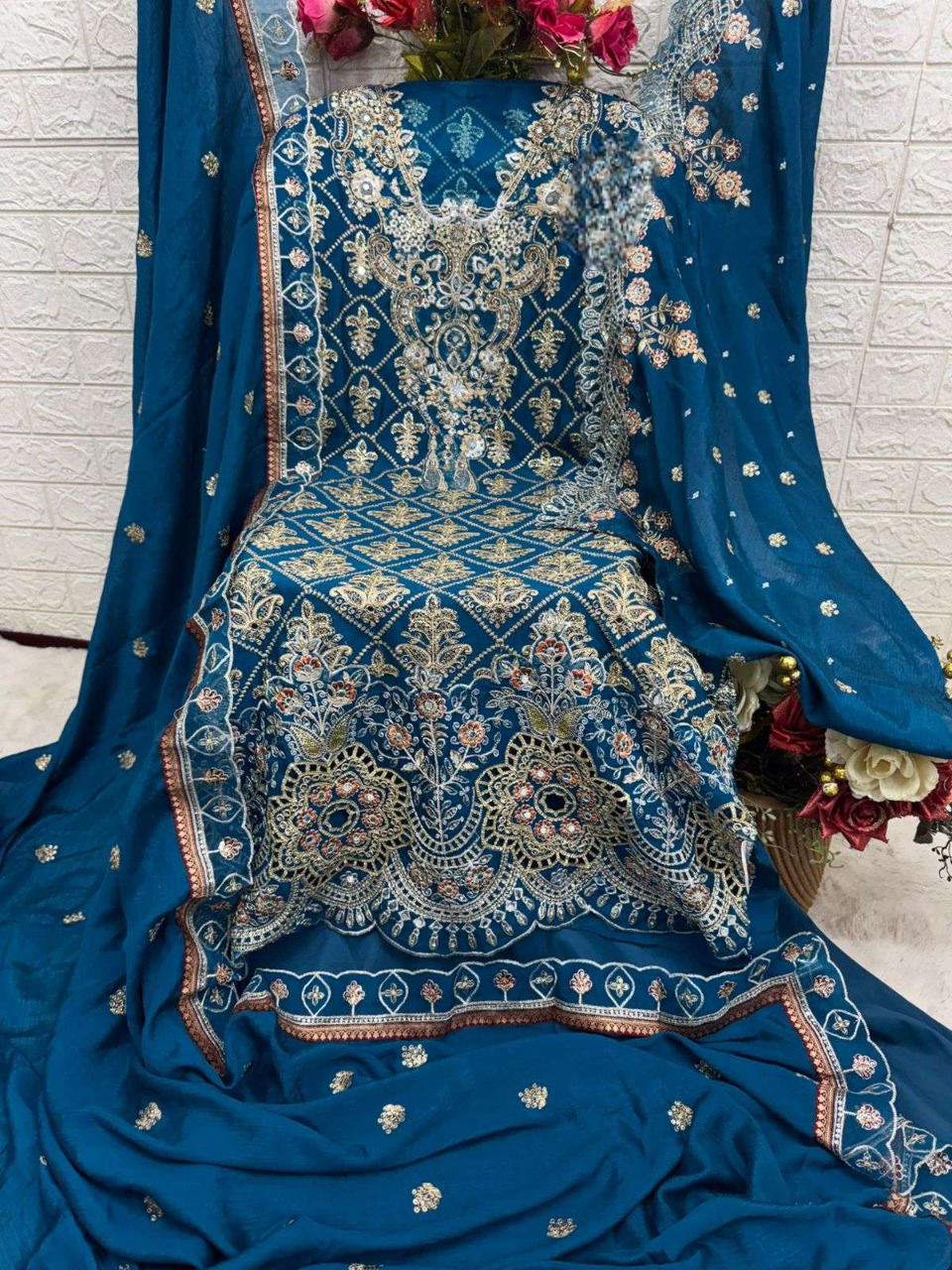 D N:- 1875 HEAVY EMBROIDERED DESIGNER PAKISTANI SUIT (SEMI STITCHED)